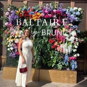 Elegant Cream Sleeveless Dress